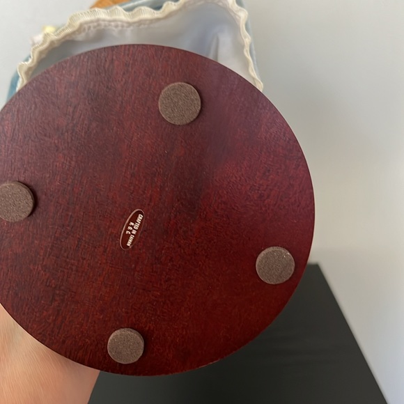 Hannah-Dutch Maiden Porcelain Doll - Picture 6 of 7